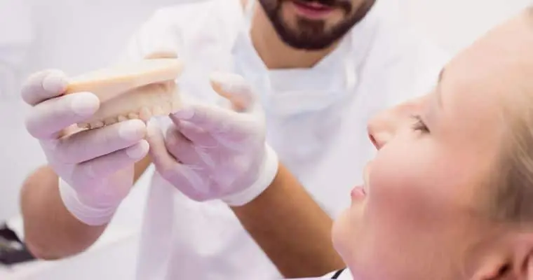 mennyibe kerül a fog implantátum? Nálunk minden kérdésre választ kap